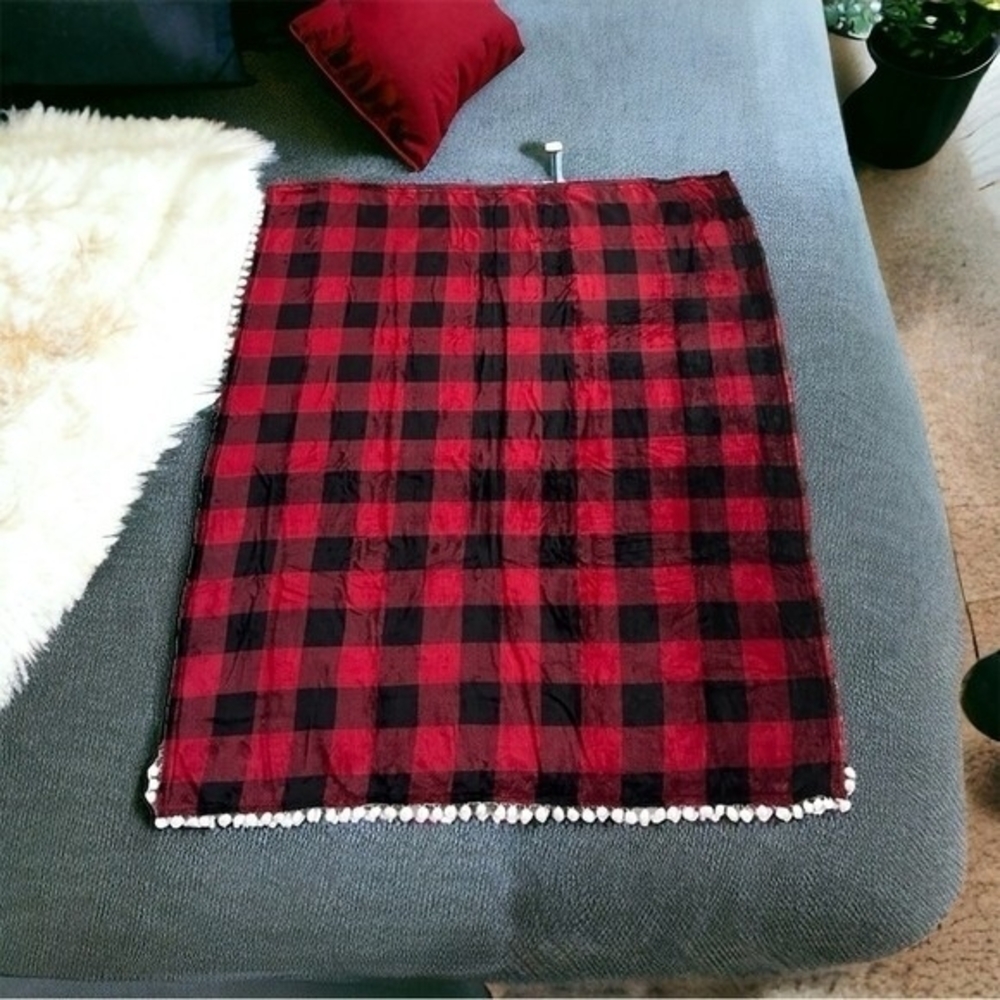 Plaid Throw Blanket Red Black White PomPom Trim 60x48 Velvet Plush Polyester New - Picture 2 of 5